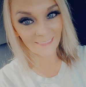 Meet your Posher, Becky